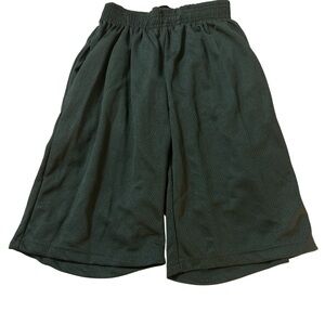 👕 Boys size 8 black gym shorts